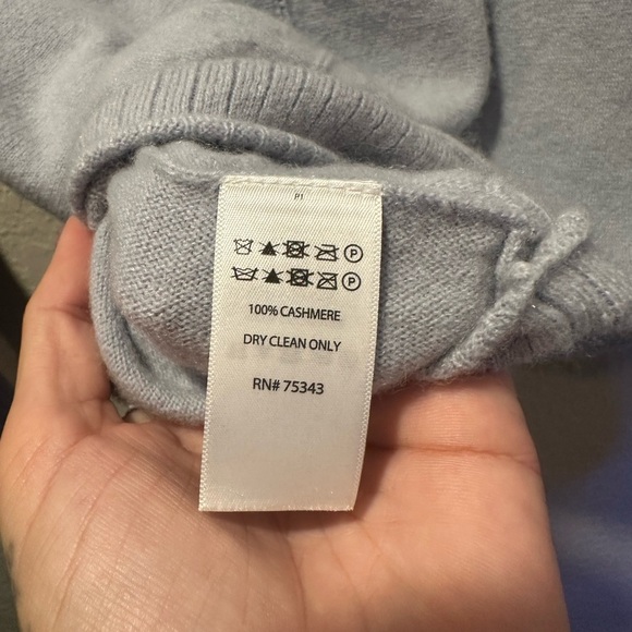 Joie 100% Cashmere Sweater Women’s Light Blue Genuine Cashmere / Hole/Flawed - Picture 6 of 8